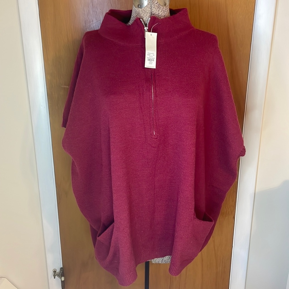 Francesca’s NWT Womens Burgundy One Size Fits All Poncho with Pockets